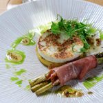Grill Gomolya – Zöldfűszeres Polenta, kolozsváriba göngyölt furmintos spárga (7,12) 